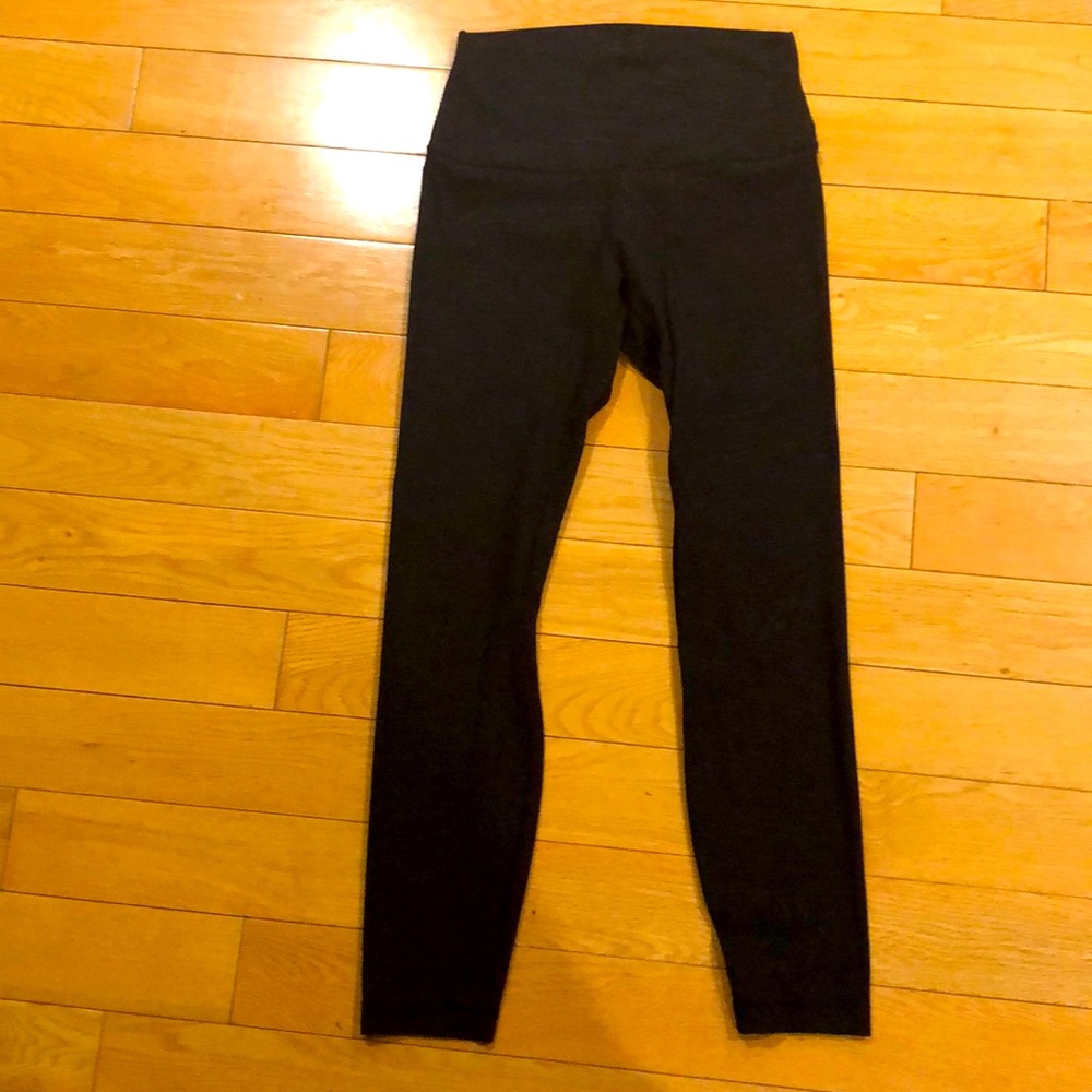 Lululemon size 8 with stripe design pattern